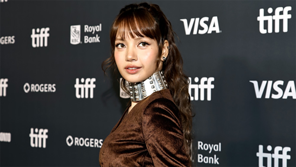 lisa cua blackpink bi doa giet vi phan biet chung toc tu mot clip trong qua khu hinh anh 1