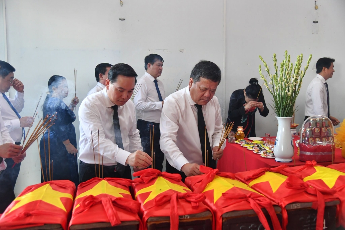 lan theo ky uc, tim kiem hai cot liet si giua nui rung o khanh hoa hinh anh 2