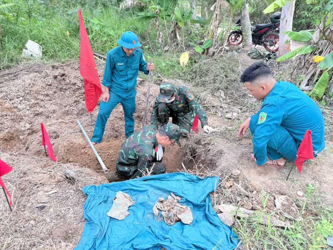 tu ky uc tuoi 11, tim thay hai cot liet si sau 53 nam va manh nhua chu anh luan hinh anh 2