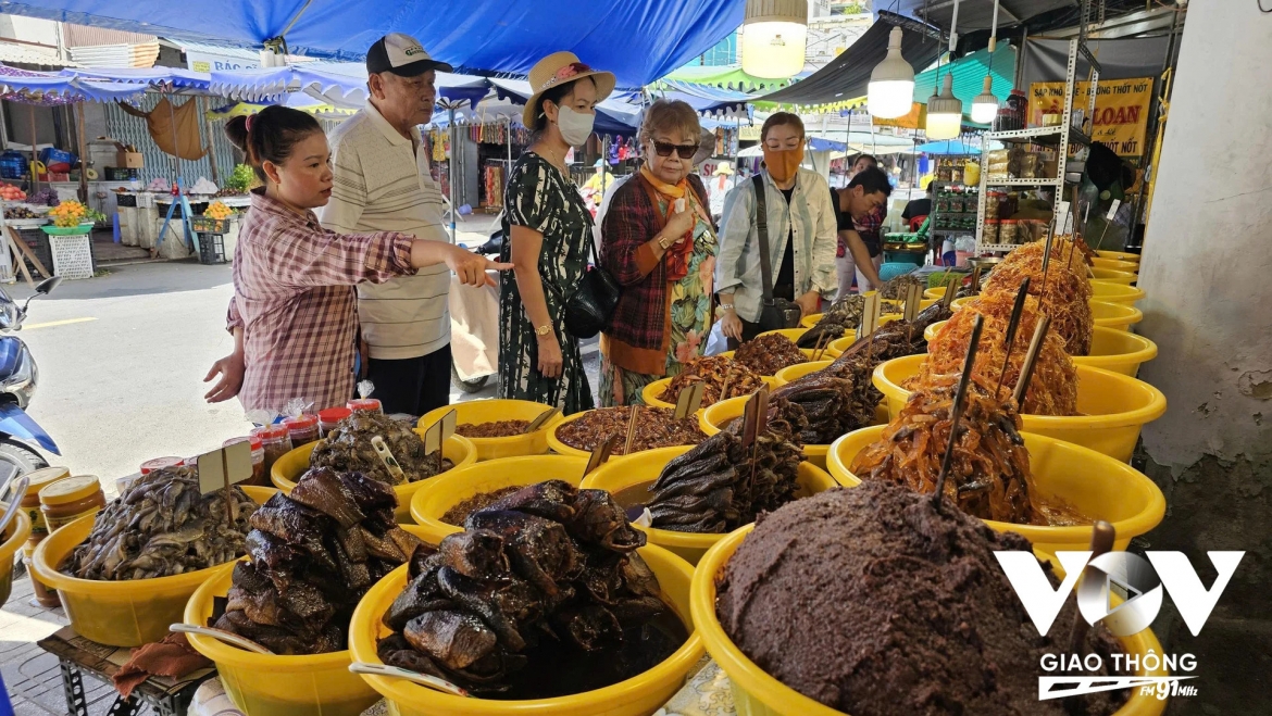 cho tinh bien, thien duong dac san mien bien gioi hinh anh 1