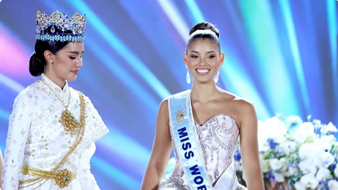 nhan sac co giao 24 tuoi vua dang quang miss world 2026 tai viet nam hinh anh 4
