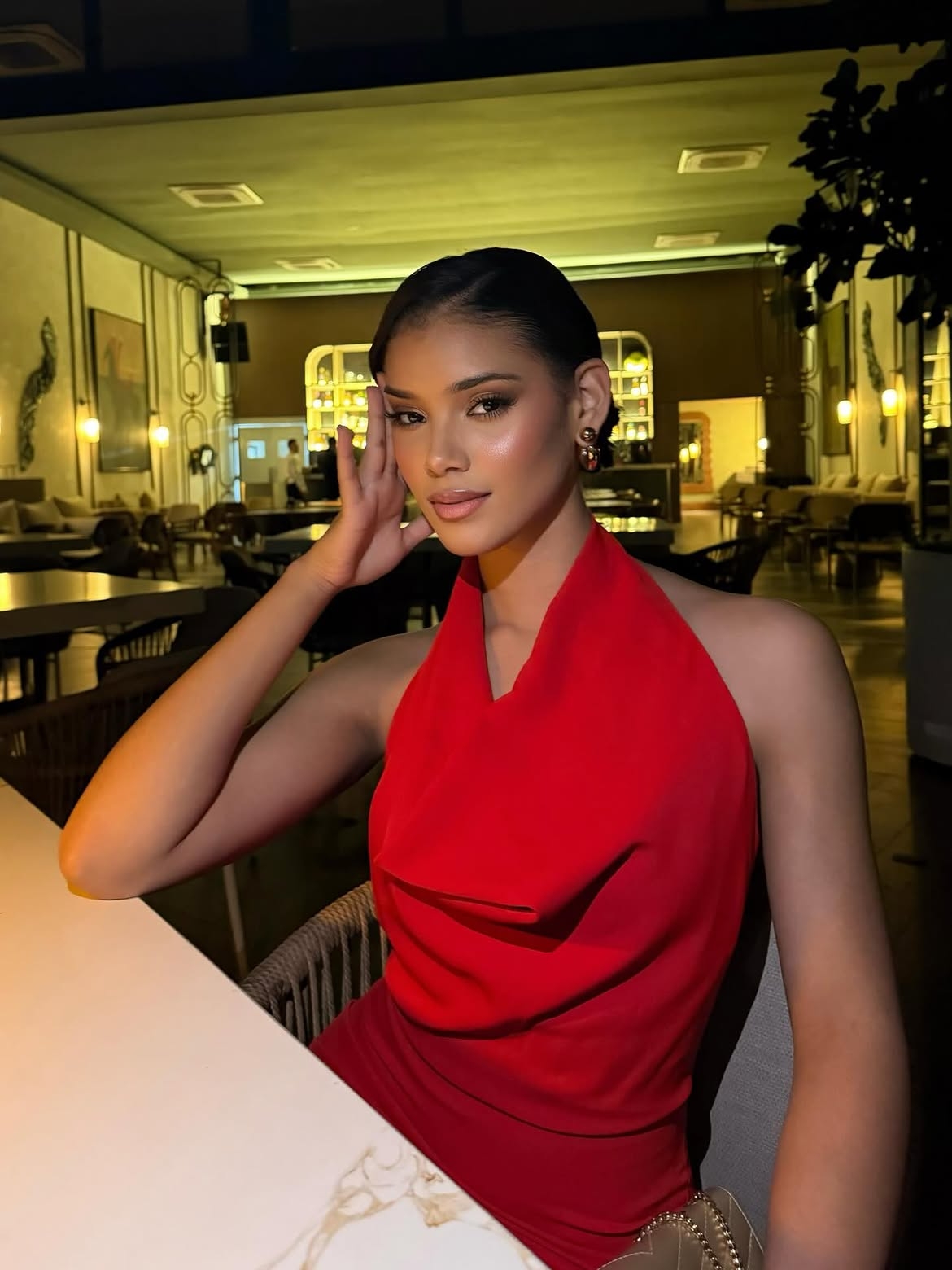 nhan sac co giao 24 tuoi vua dang quang miss world 2026 tai viet nam hinh anh 7