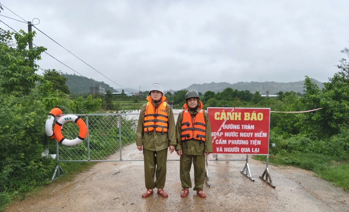Mưa lớn chia cắt hàng trăm hộ dân ở Gia Lai