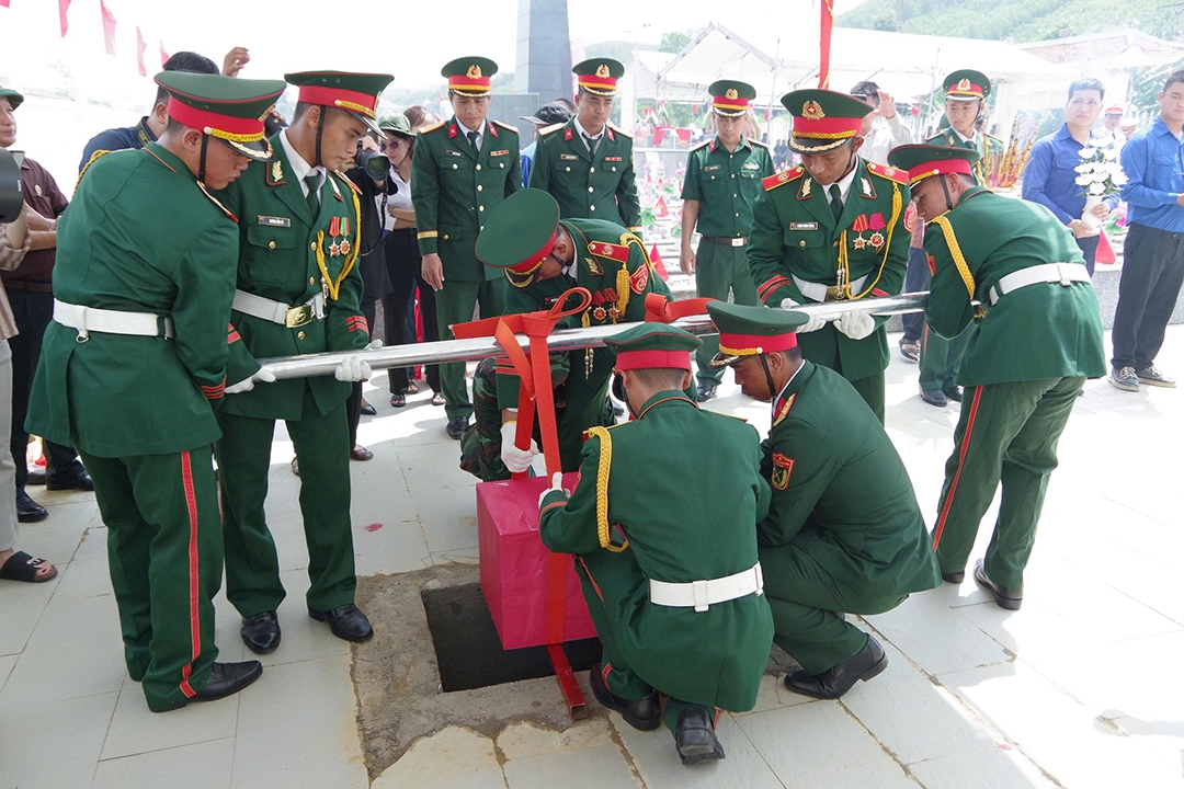 truy dieu, an tang liet si tai xa hiep Duc, Da nang hinh anh 3