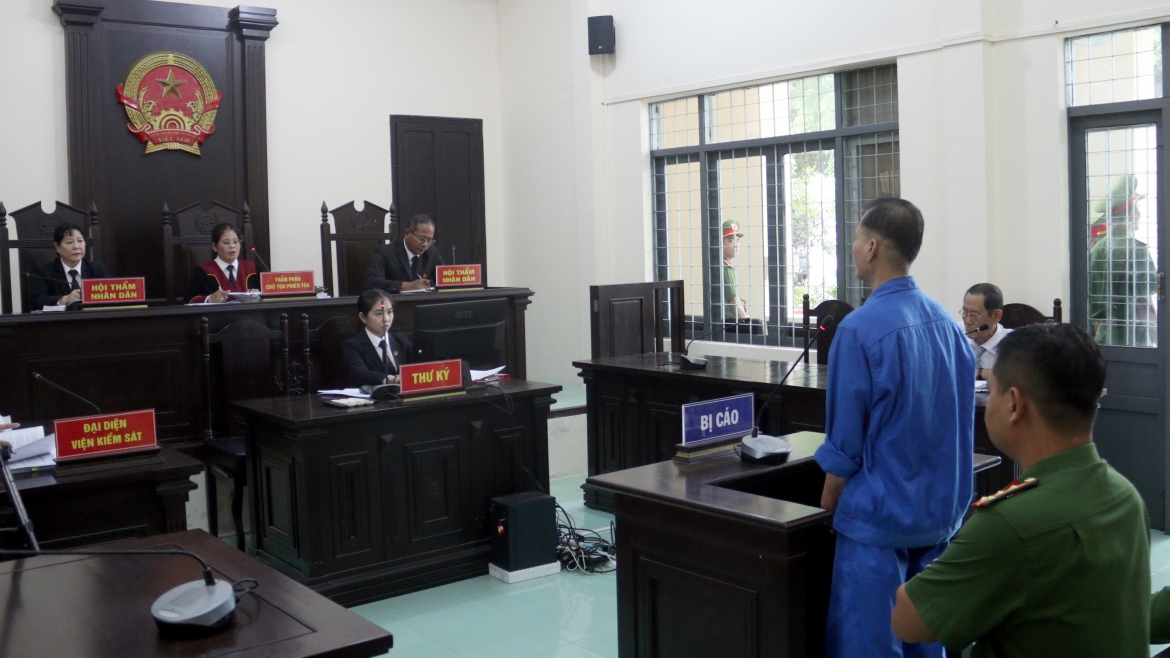thach chanh tra linh an 3 nam 6 thang tu vi loi dung cac quyen tu do dan chu hinh anh 1