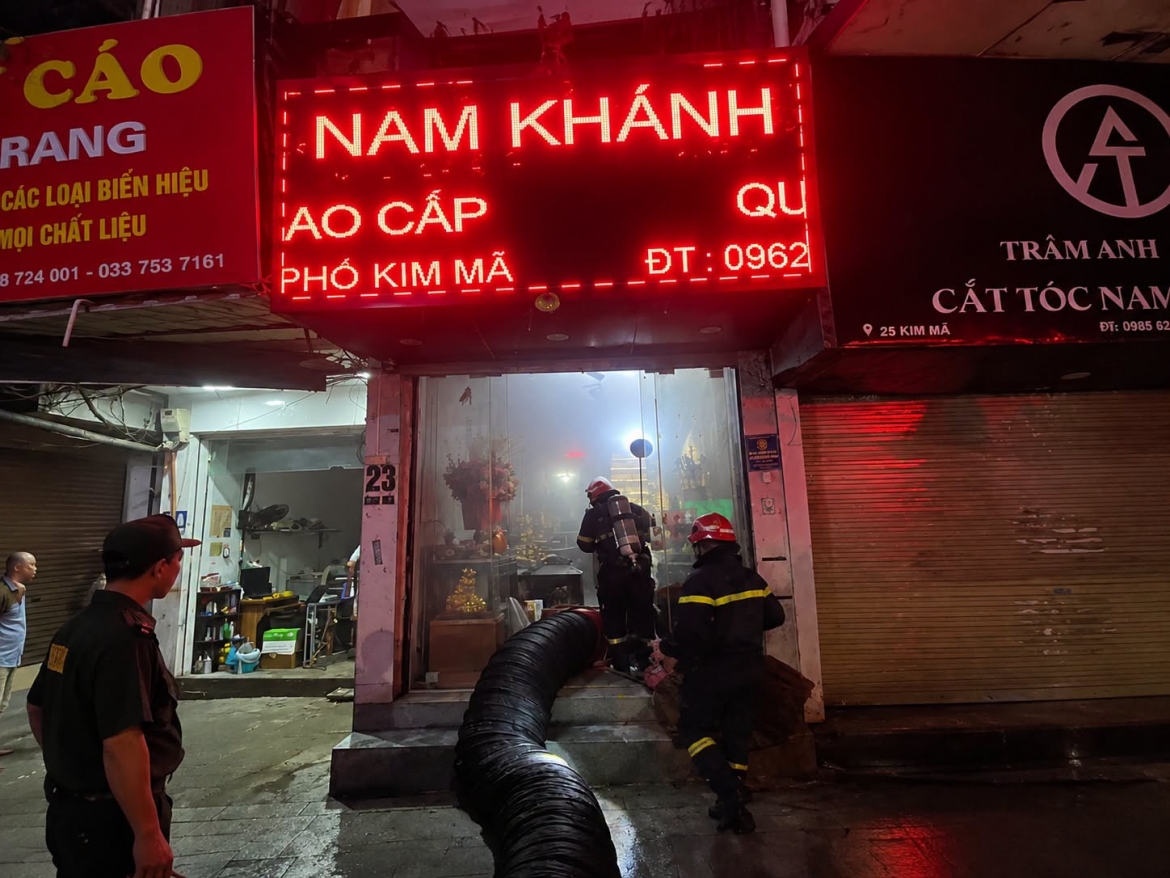 gan ngay trung thu, chay nha tren pho kim ma, ha noi hinh anh 1