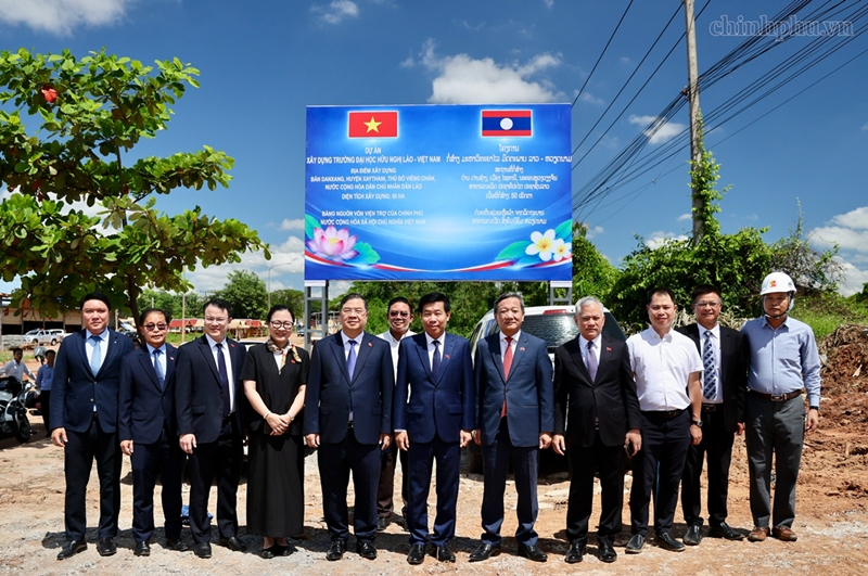 pho thu tuong thuong truc tham cac cong trinh hop tac huu nghi viet nam - lao hinh anh 3