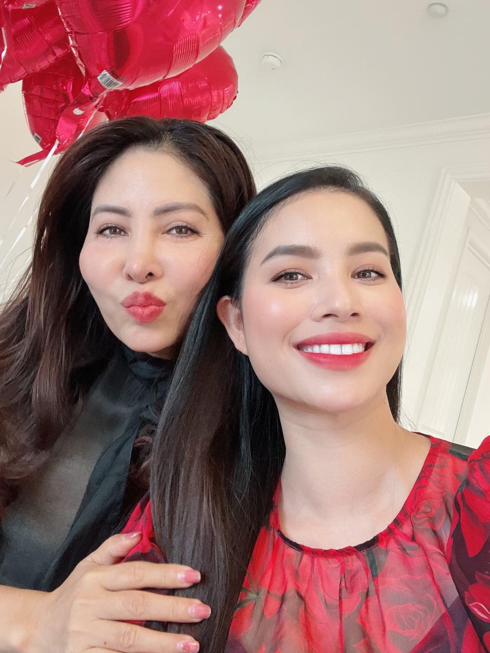 sao viet 5-9 viet anh hon quynh nga trong tiec sinh nhat chung hinh anh 6