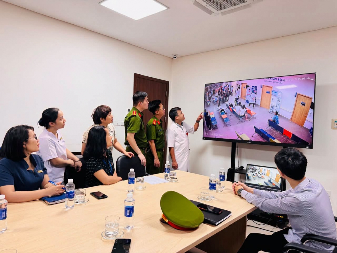bat khan cap doi tuong livestream gay roi tai benh vien o phu tho hinh anh 3