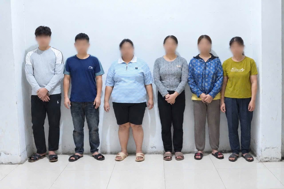 vu livestream gay roi tai benh vien o phu tho, khoi to 2 cap thong gia hinh anh 1