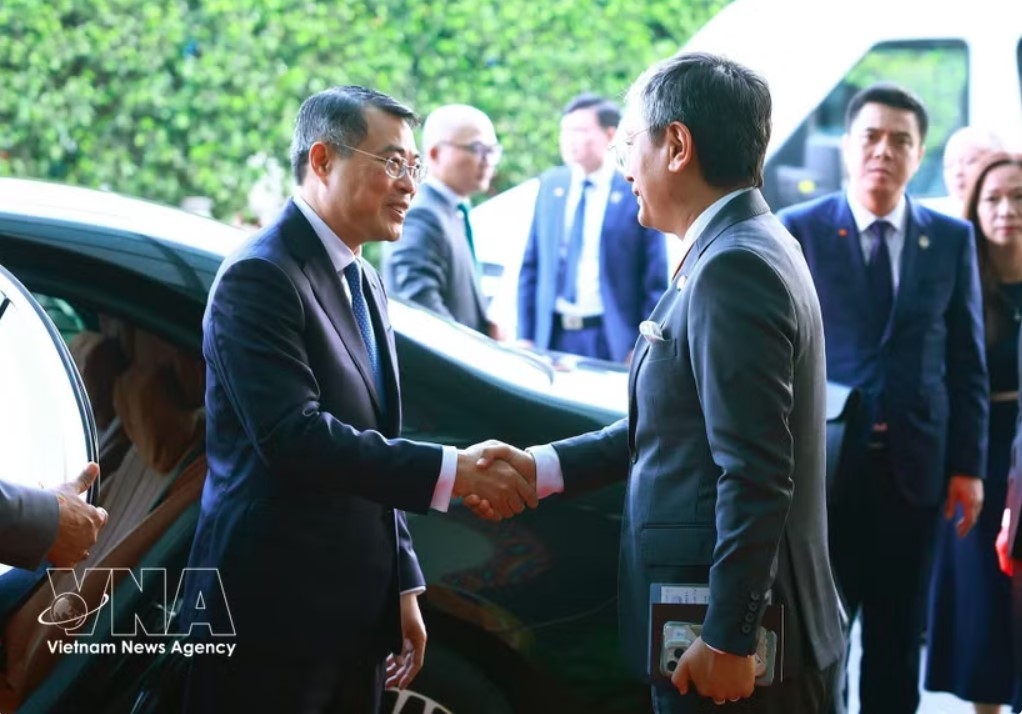 pm le minh hung wraps up working trip to india picture 1