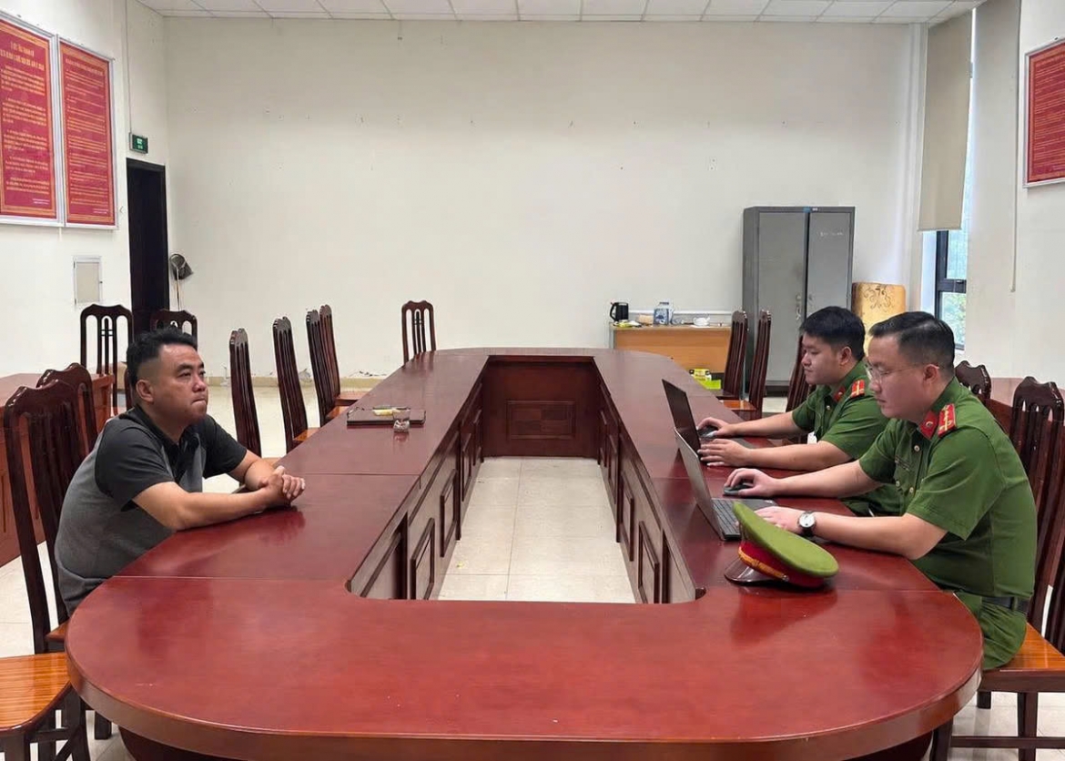 xe dau keo dam xe 16 cho o luong son phu tho khien 2 nguoi tu vong hinh anh 2