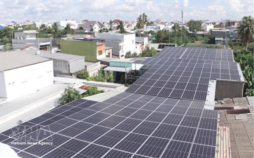 vietnam lifts rooftop solar resale cap to 50 , boosting green transition picture 1