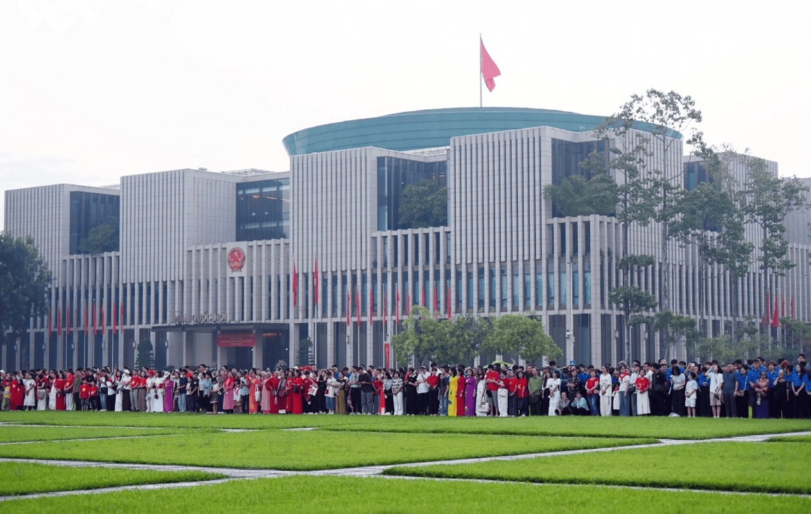 sacred flag-raising ceremony marks national day at ba dinh square picture 2