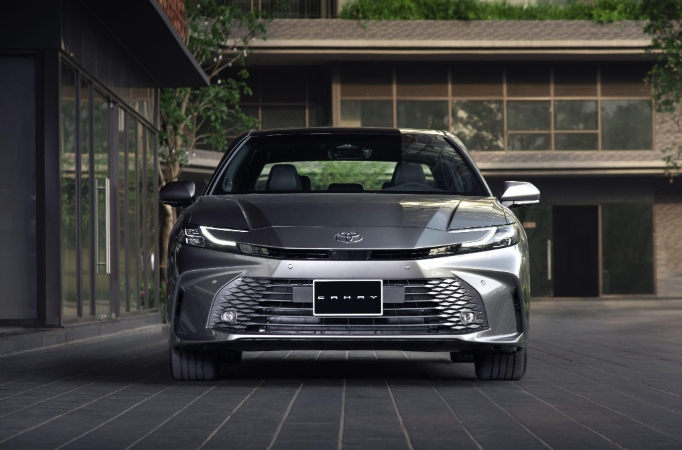 Toyota Camry HEV: Sedan hạng D hội tụ công nghệ, tiện nghi và trải nghiệm cao cấp
