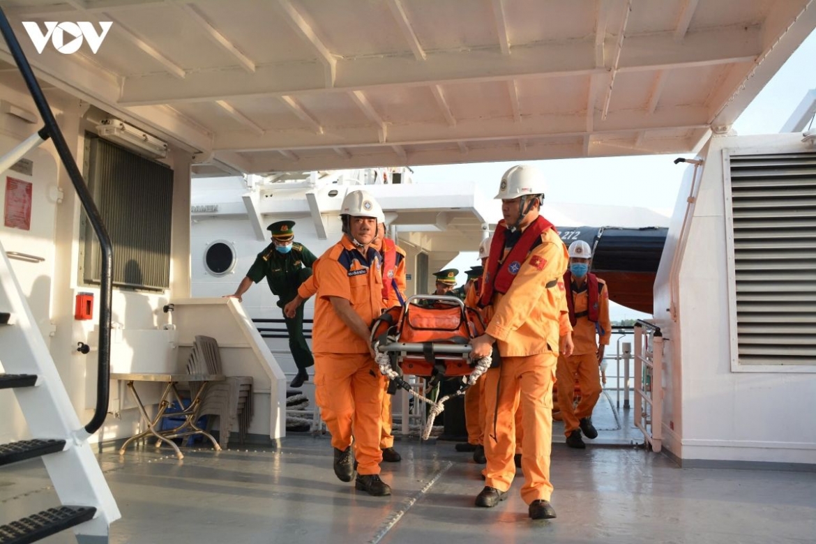 foreign seafarer rescued after suspected chemical-gas exposure off vung tau picture 1