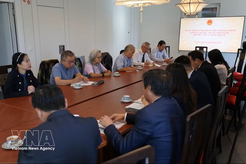 vietnamese experts in switzerland urged to boost national sci-tech development picture 1