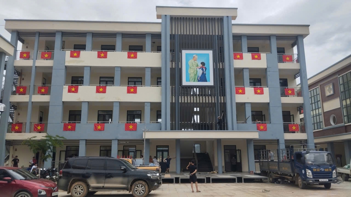 ron ra niem vui truoc ngay khai giang tai cac truong noi tru vung bien hinh anh 8
