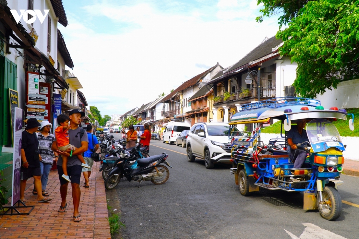 ra mat tuyen du lich cham bang tau hoa qua lao, trung quoc va viet nam hinh anh 2