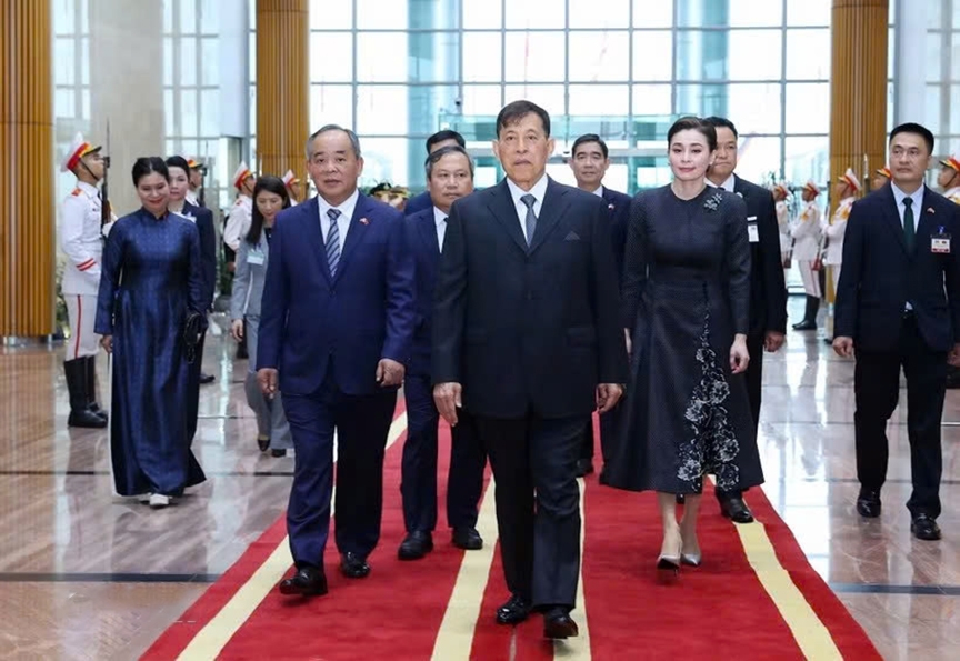 thai king and queen begin state visit to vietnam picture 1