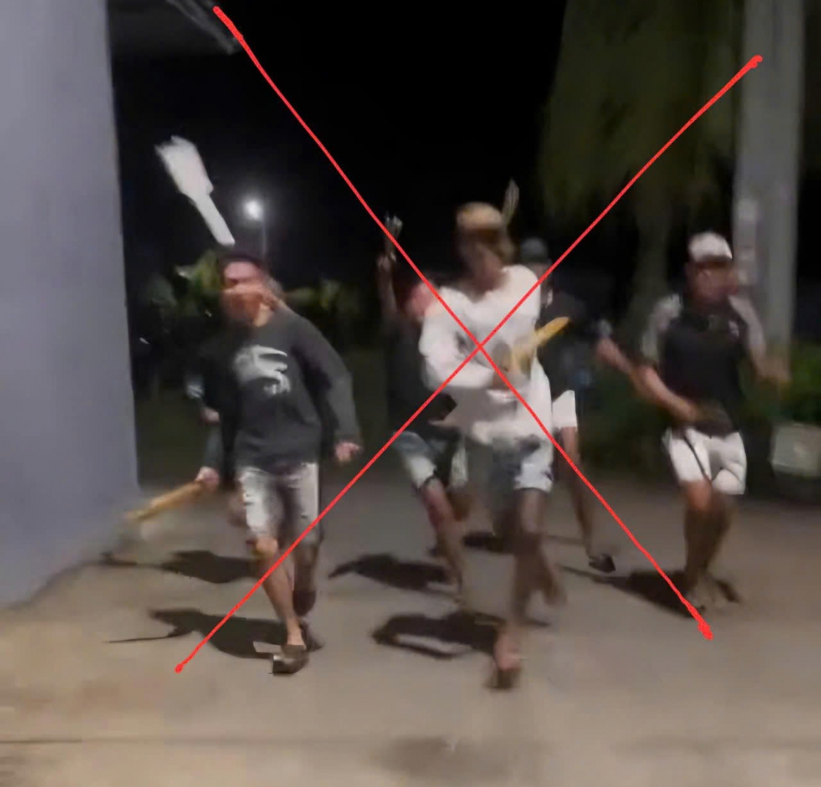 lam clip bao luc dang facebook de cau tuong tac, 14 thanh thieu nien bi nhac nho hinh anh 2