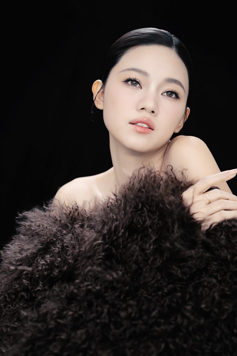 sao viet 2-9 hoa minzy hoa gai ban , thanh son don tuoi 35 hinh anh 5