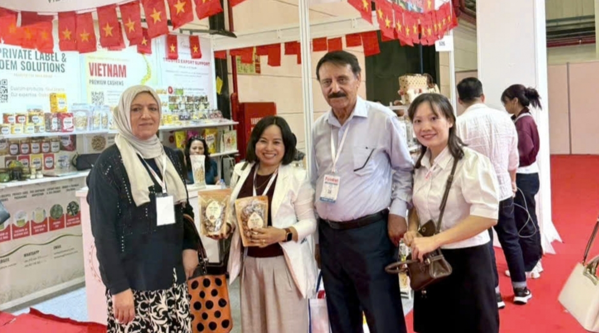 vietnam expands trade links, business networks in turkey, spain picture 1