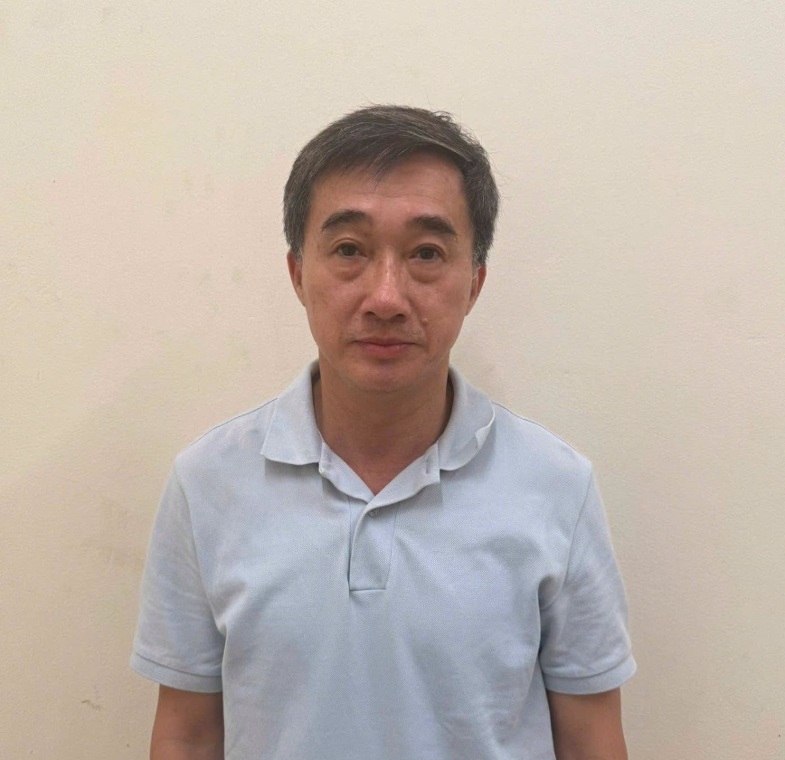 khoi to, bat tam giam thu truong bo y te tran van thuan ve toi nhan hoi lo hinh anh 1