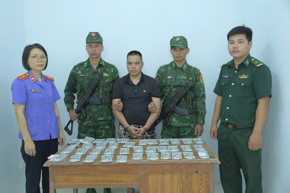 lang son bat doi tuong van chuyen 392 to 100 usd nghi gia hinh anh 1