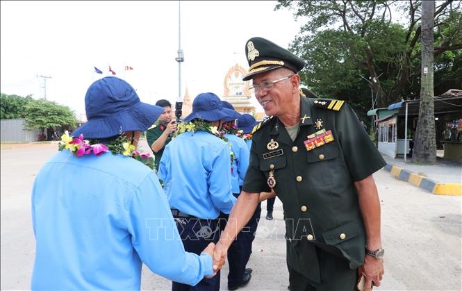 tiep tuc hanh trinh di tim dong doi hinh anh 4