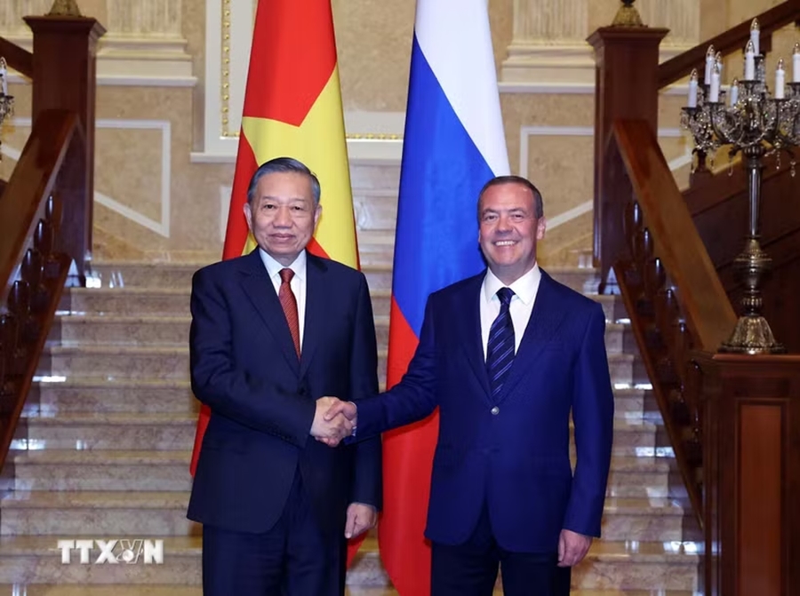 tong bi thu, chu tich nuoc to lam hoi kien chu tich Dang nuoc nga thong nhat dmitry medvedev hinh anh 1