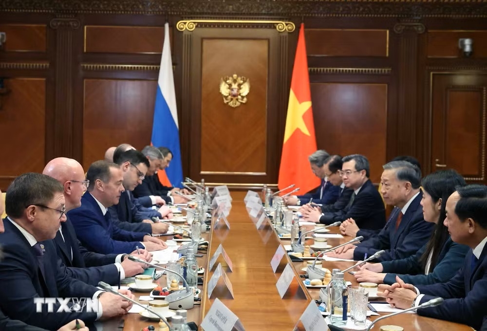tong bi thu, chu tich nuoc to lam hoi kien chu tich Dang nuoc nga thong nhat dmitry medvedev hinh anh 2