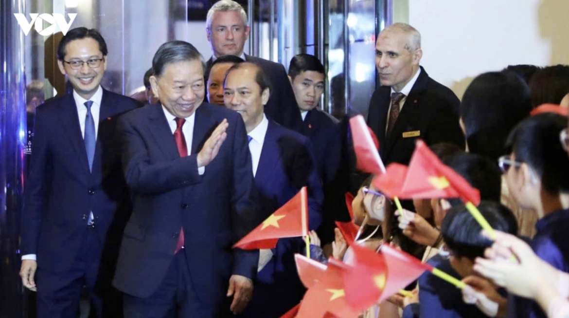 top-leader-to-lam_1.jpg