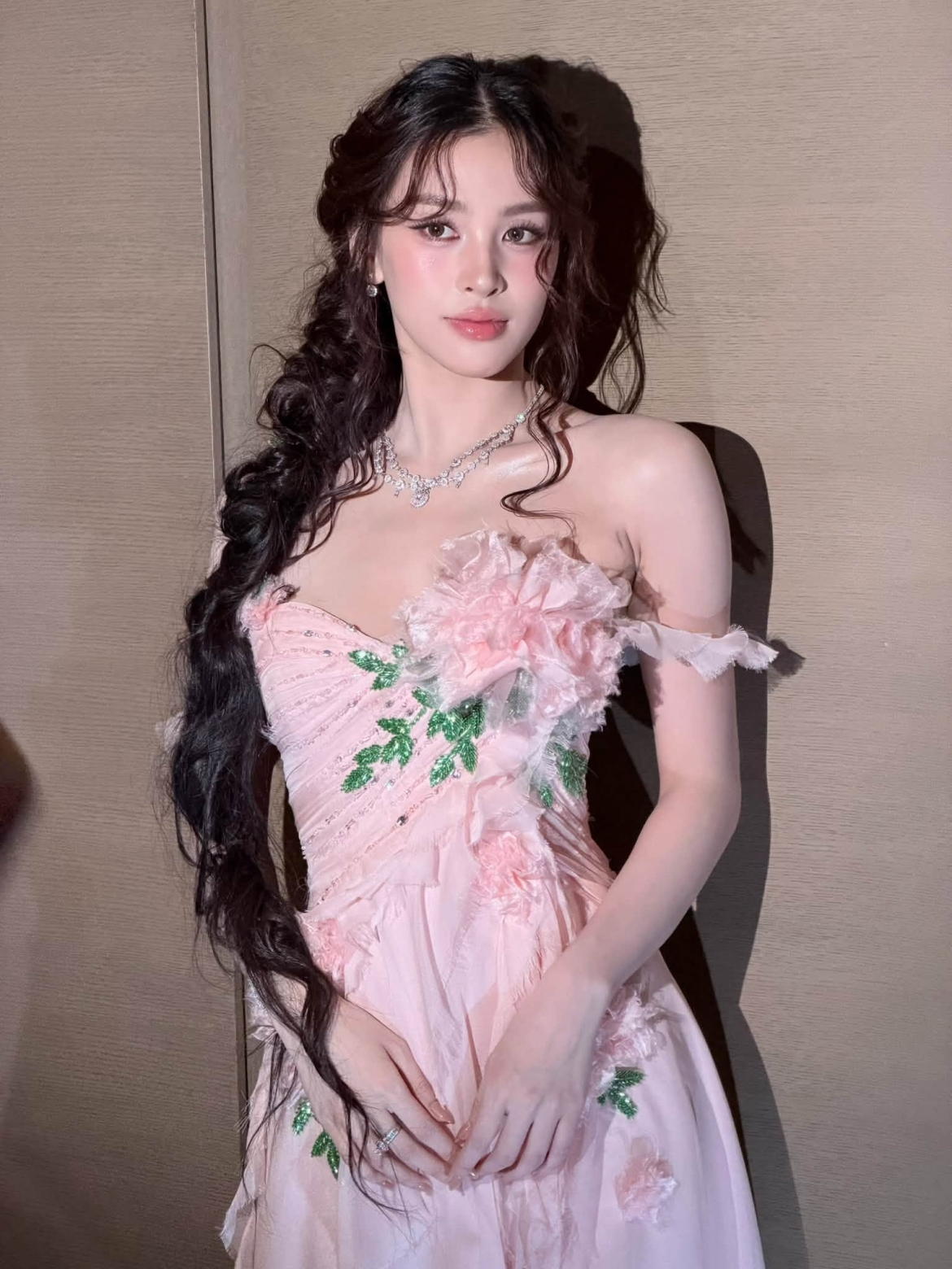 sao viet 6-9 diem my tan huong binh yen, tieu vy hoa co tien xanh hinh anh 2