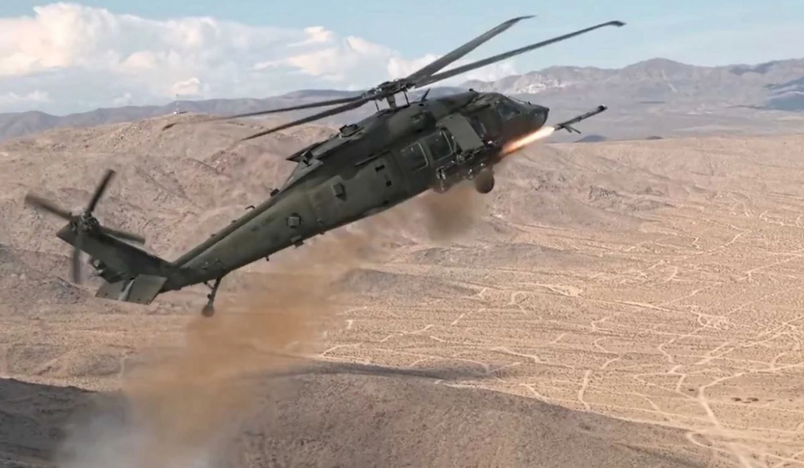 my bien black hawk thanh tau me , phong uav san muc tieu tu xa hinh anh 1