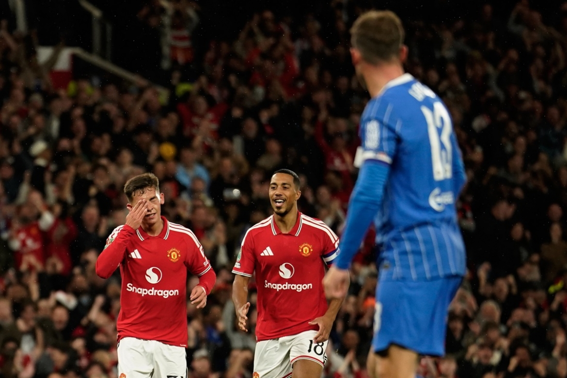 truc tiep mu 2-0 brighton vong 3 cup lien Doan anh 2026 2027 hinh anh 2
