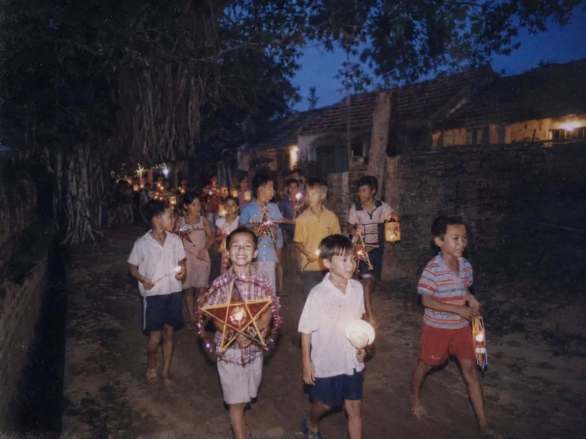 nho trung thu xua khi mang xa hoi la nhung con ngo hinh anh 3