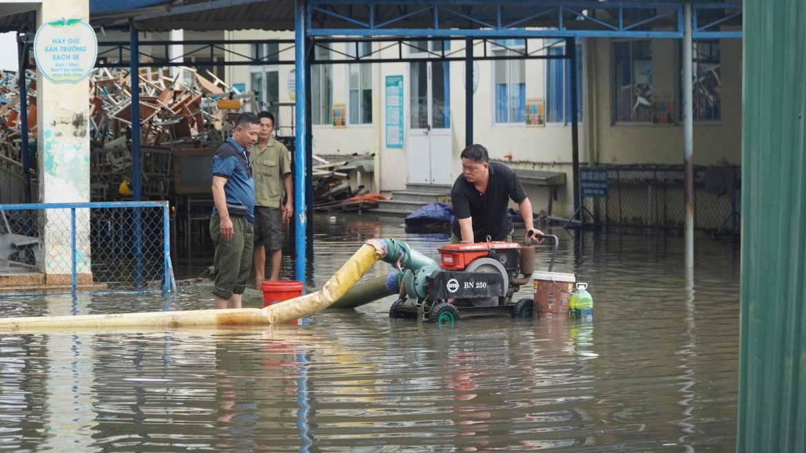 sau mua lon lien tuc, khan truong don ve sinh truong hoc o tp.hcm hinh anh 4