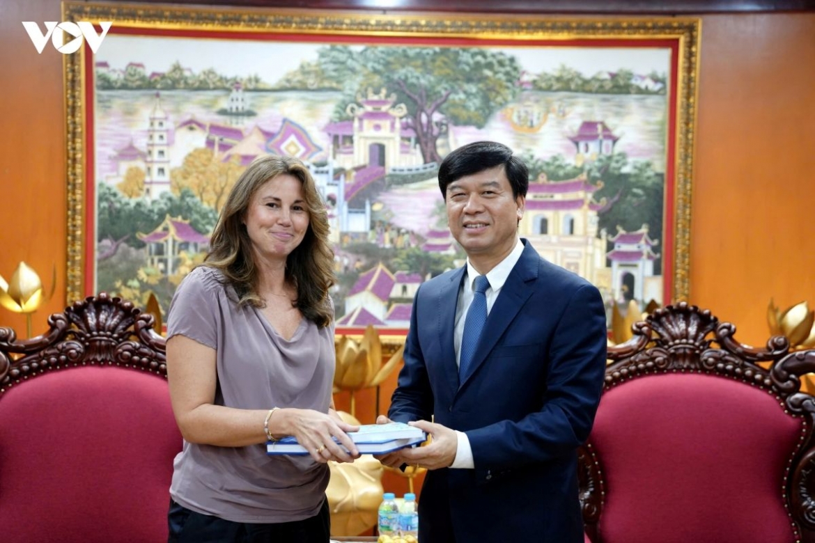 vov, swedish embassy expand media and cultural cooperation picture 4