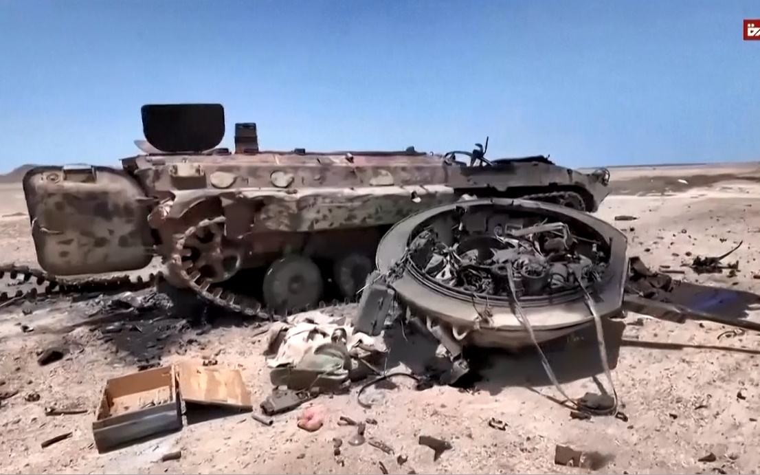 Houthi công bố video xe thiết giáp đối phương bị bắn cháy ở Yemen