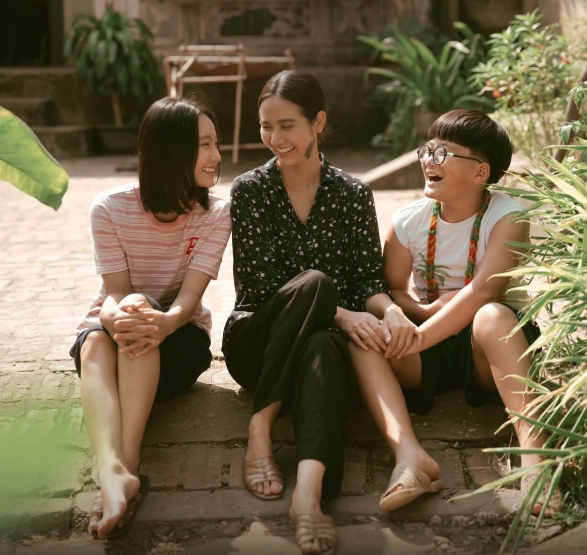 phan minh huyen vao vai xau, kho nhat su nghiep mat co vet bot, bi chong bao hanh hinh anh 4