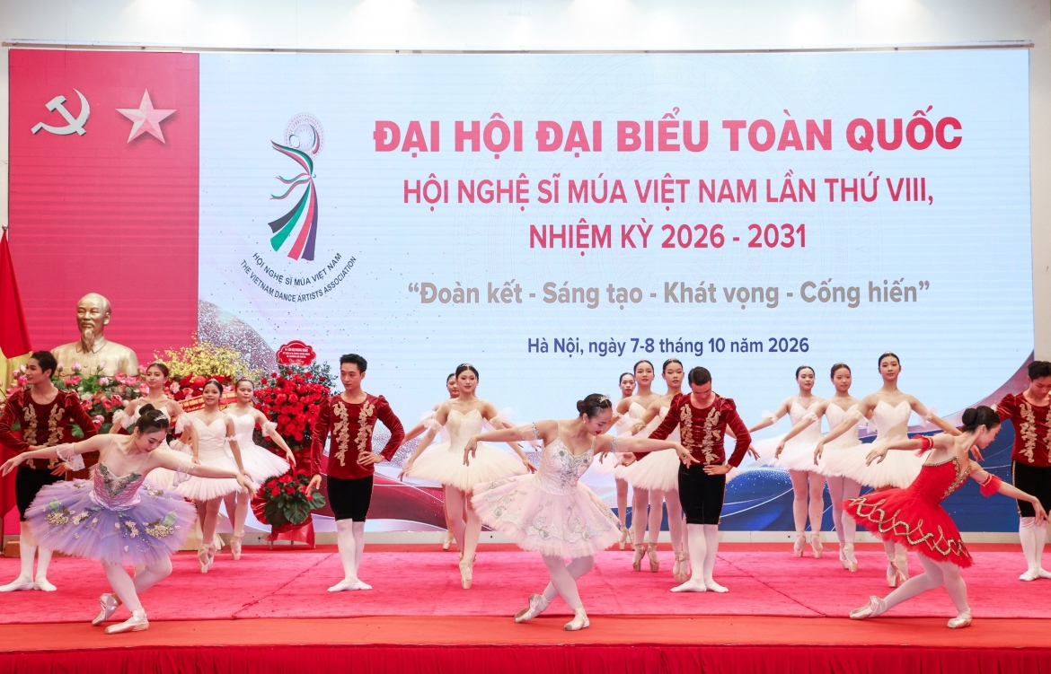 nsnd pham anh phuong tiep tuc giu chuc chu tich hoi nghe si mua viet nam hinh anh 5