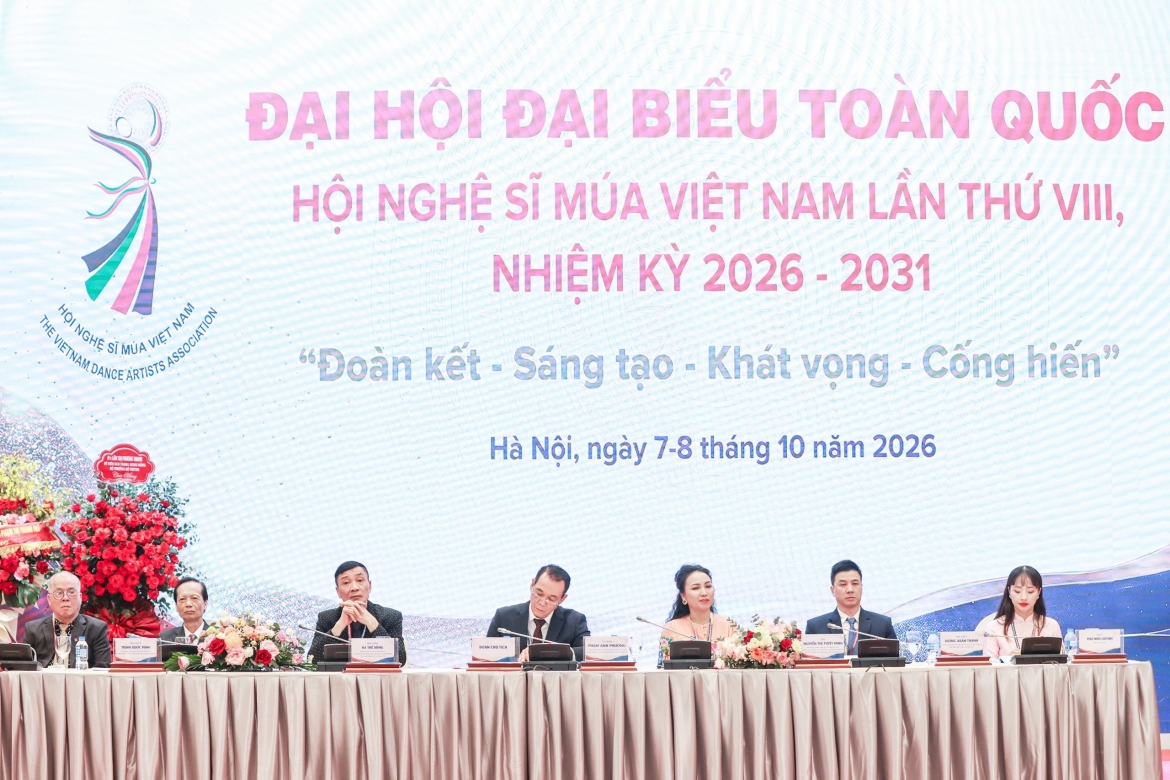 nsnd pham anh phuong tiep tuc giu chuc chu tich hoi nghe si mua viet nam hinh anh 1