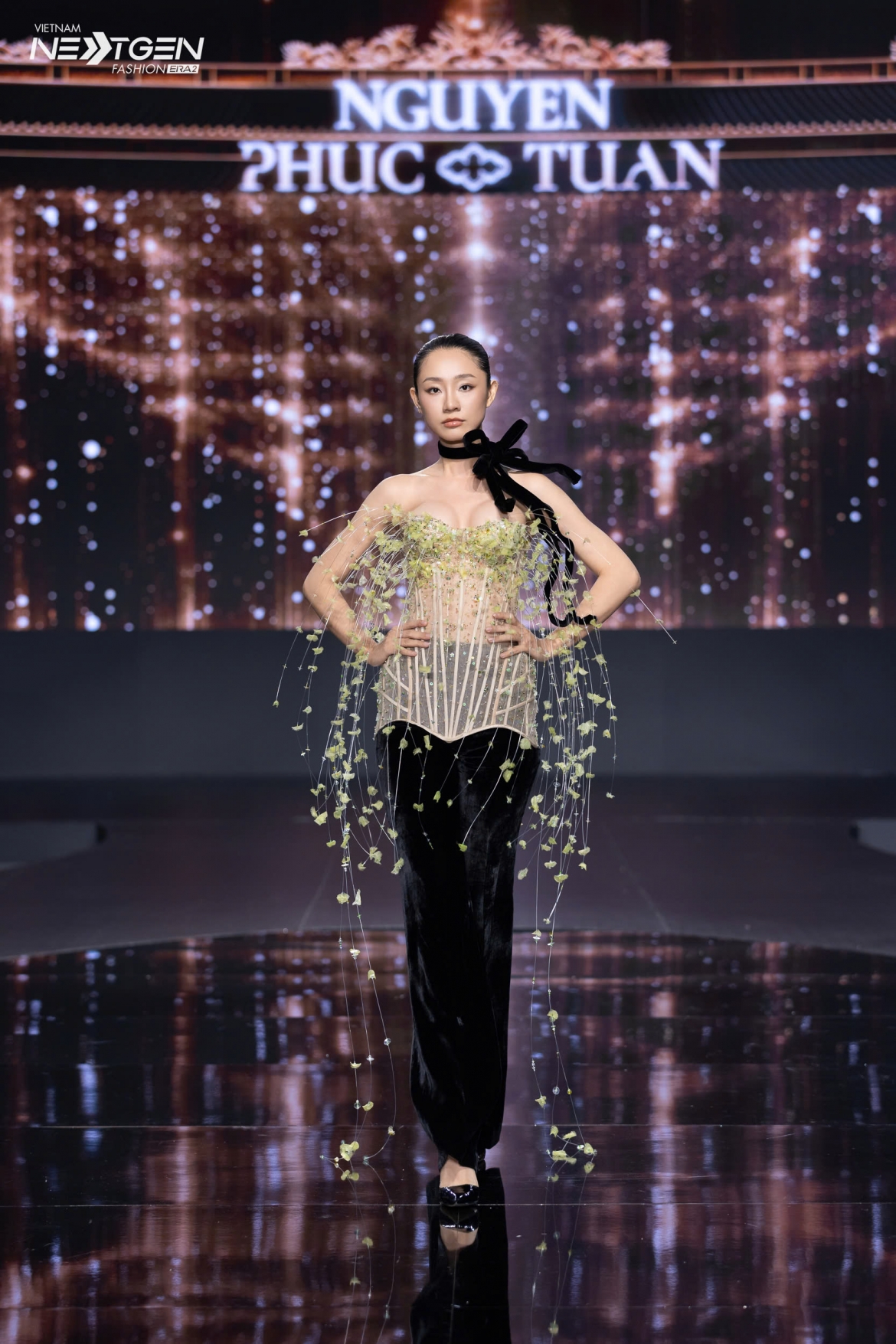 lan khue hoa quy co co do, hoa hau quynh anh lam co dau tren san dien hinh anh 7
