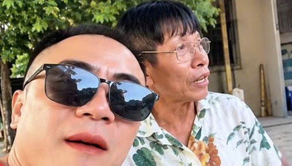 Vụ cầm điếu cày đuổi đánh người livestream: Chủ quán hé lộ động thái trước đó