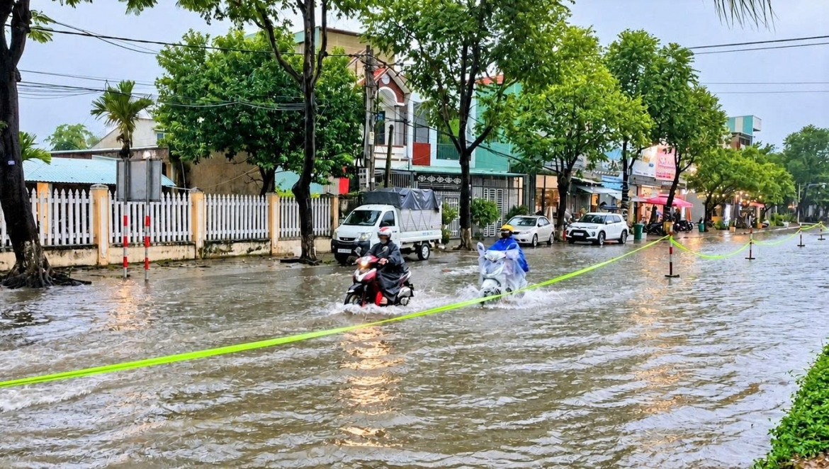 mua lon, nhieu tuyen duong phia nam Da nang ngap nuoc hinh anh 2