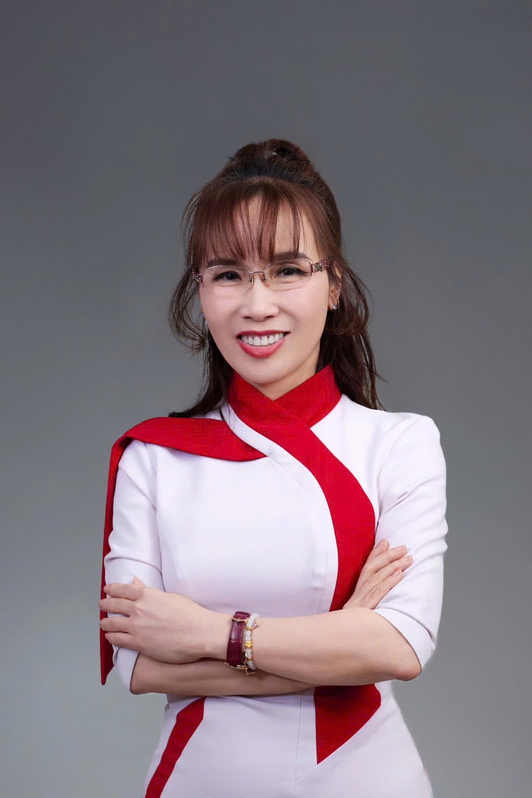 nhung bong hong vietjet lam chu bau troi hinh anh 1
