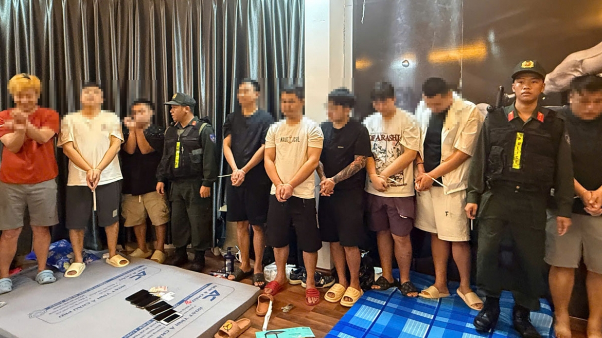 phat hien nhieu nguoi nuoc ngoai cu tru bat hop phap, lap co so lua dao qua mang hinh anh 1