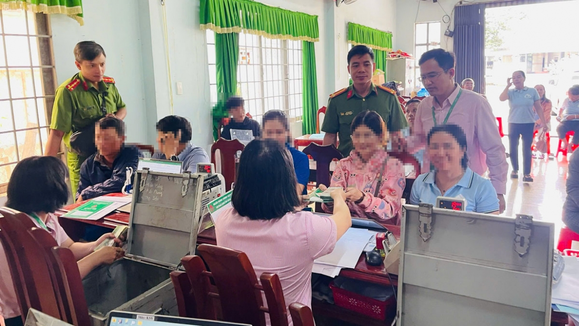 quyet dinh 08 trao co hoi de nguoi lam lo lam lai cuoc doi hinh anh 2