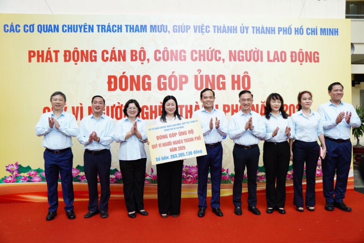 tp.hcm can bo, cong chuc gop mot ngay luong ung ho nguoi ngheo hinh anh 1
